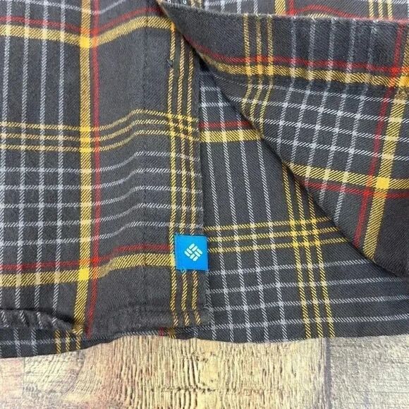 Men’s Columbia Omni-Wick Button Up Flannel Shirt - Picture 8 of 8